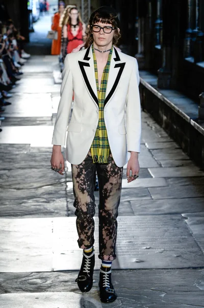 Look 7